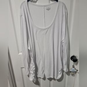 Plus size Lane Bryant long sleeve tee  Size 26/28